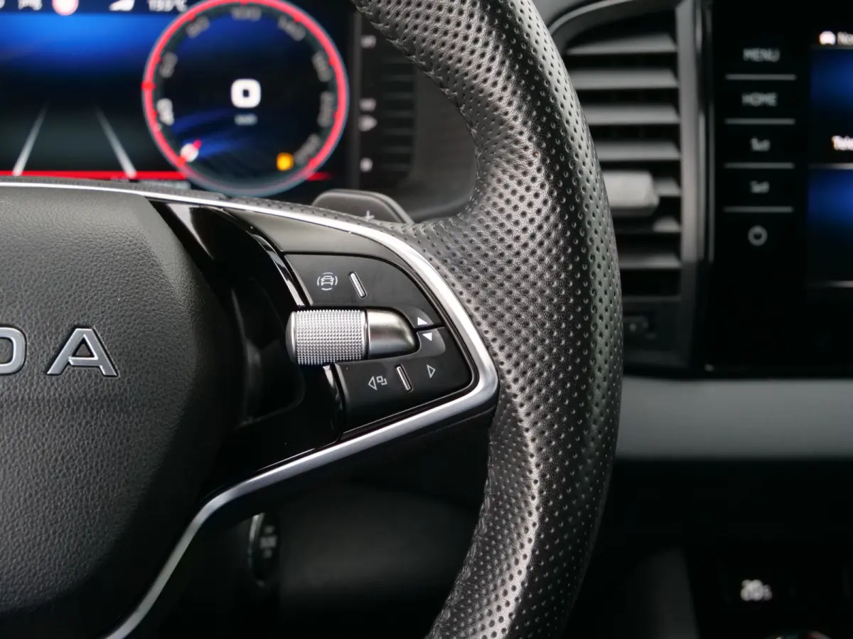 1.5 TSI ACT Sportline Business 150 Pk Automaat Navigatie / Camera / Apple Carplay / DAB / Trekhaak
