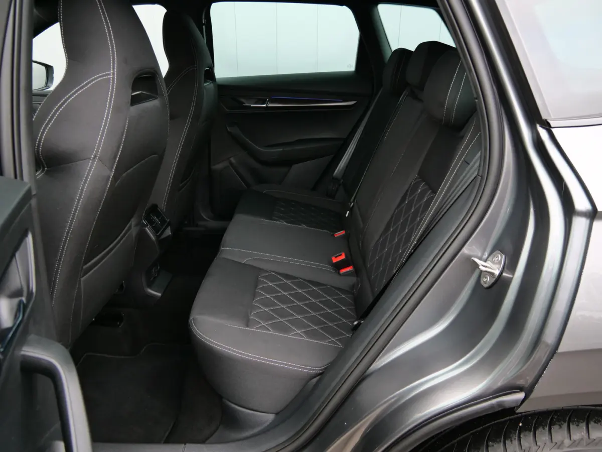 1.5 TSI ACT Sportline Business 150 Pk Automaat Navigatie / Camera / Apple Carplay / DAB / Trekhaak