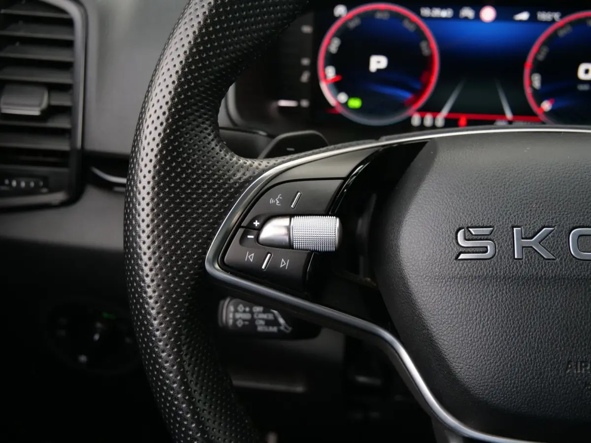 1.5 TSI ACT Sportline Business 150 Pk Automaat Navigatie / Camera / Apple Carplay / DAB / Trekhaak