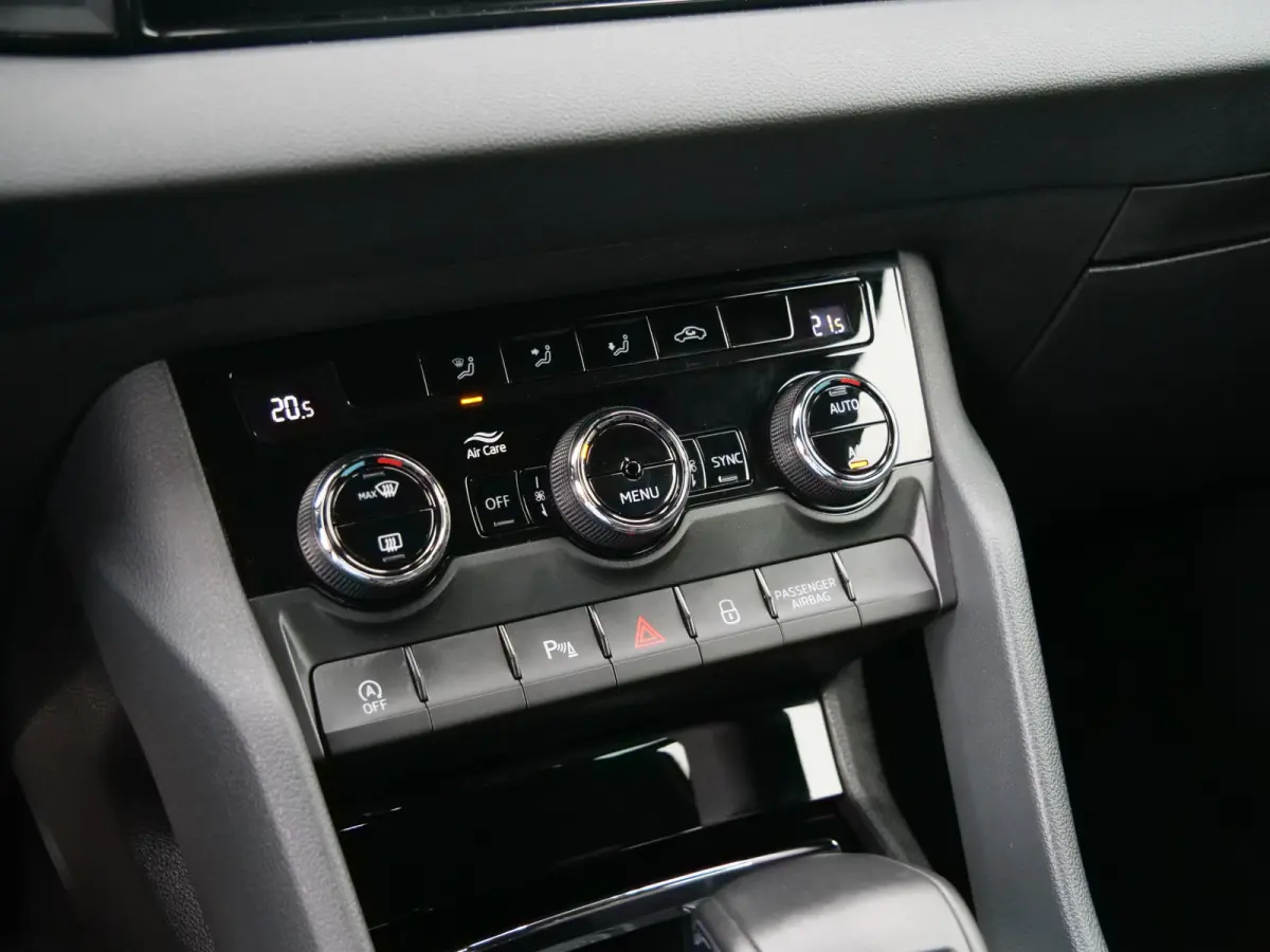 1.5 TSI ACT Sportline Business 150 Pk Automaat Navigatie / Camera / Apple Carplay / DAB / Trekhaak