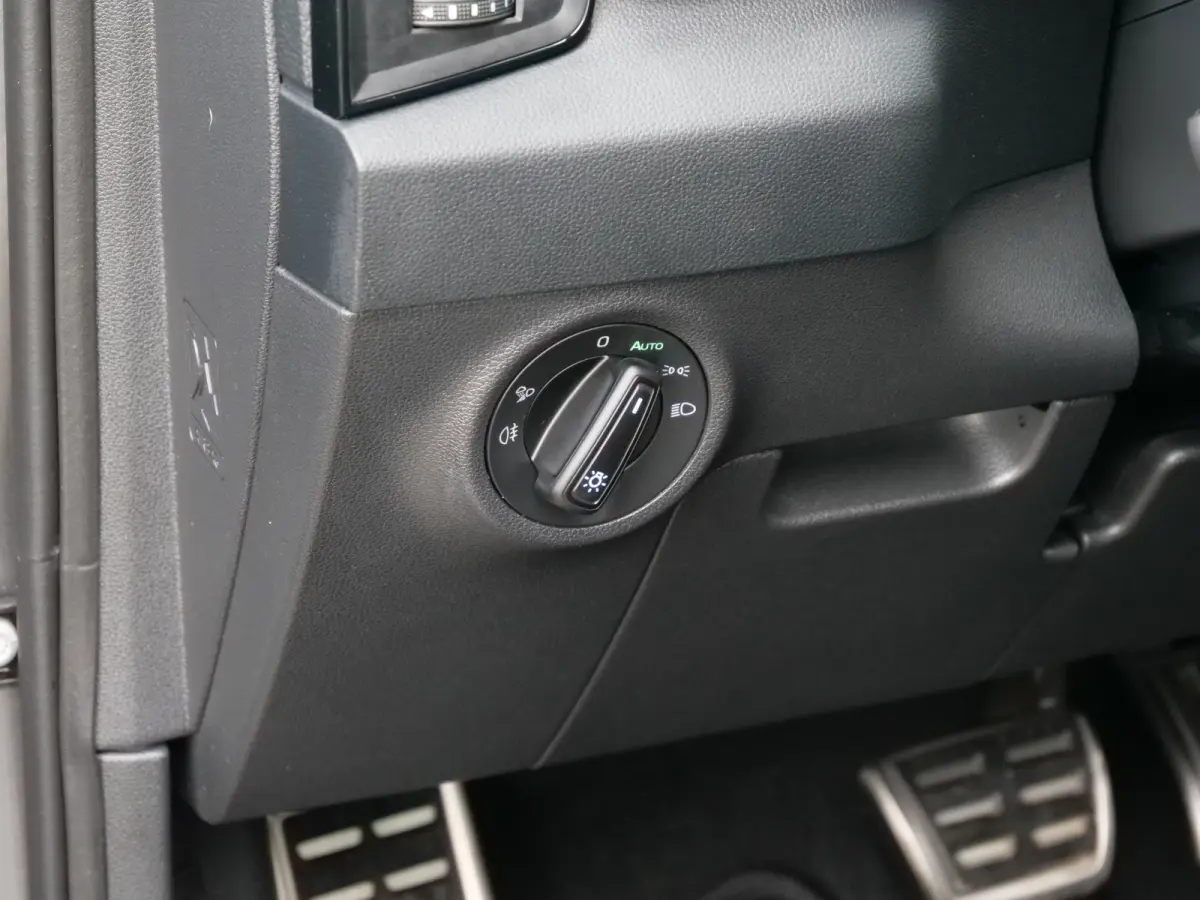 1.5 TSI ACT Sportline Business 150 Pk Automaat Navigatie / Camera / Apple Carplay / DAB / Trekhaak