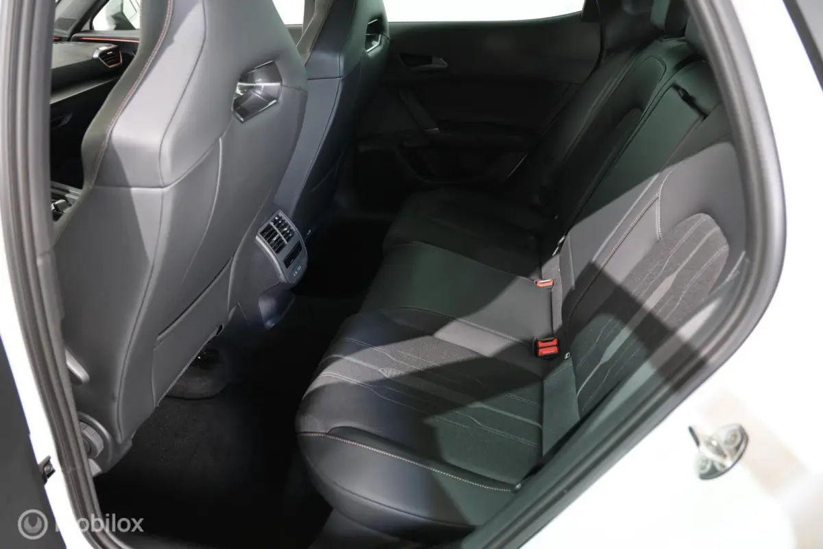 1.4 e-Hybrid VZ Performance - Stuur/Stoelverwarming - Carplay - Camera