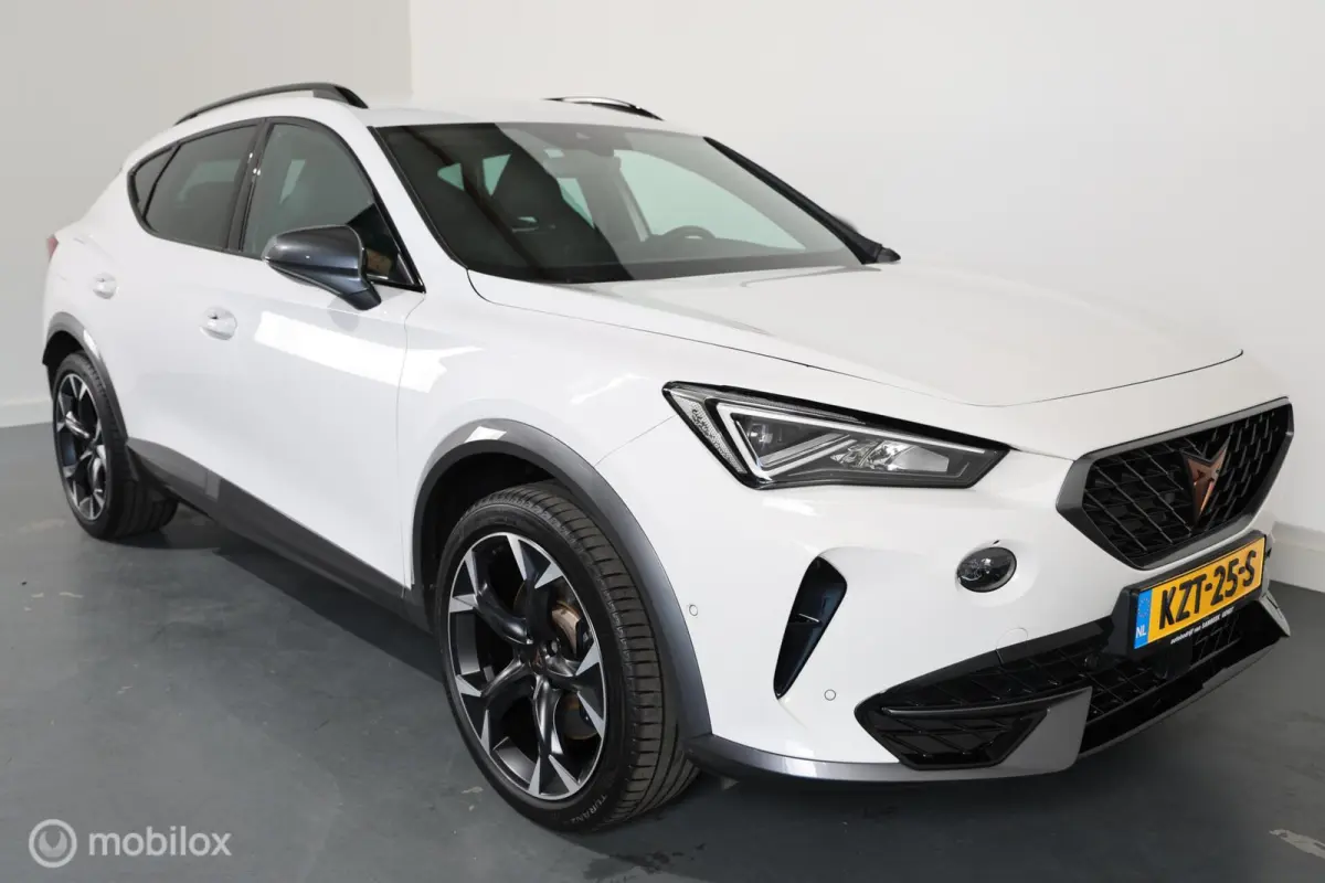 1.4 e-Hybrid VZ Performance - Stuur/Stoelverwarming - Carplay - Camera