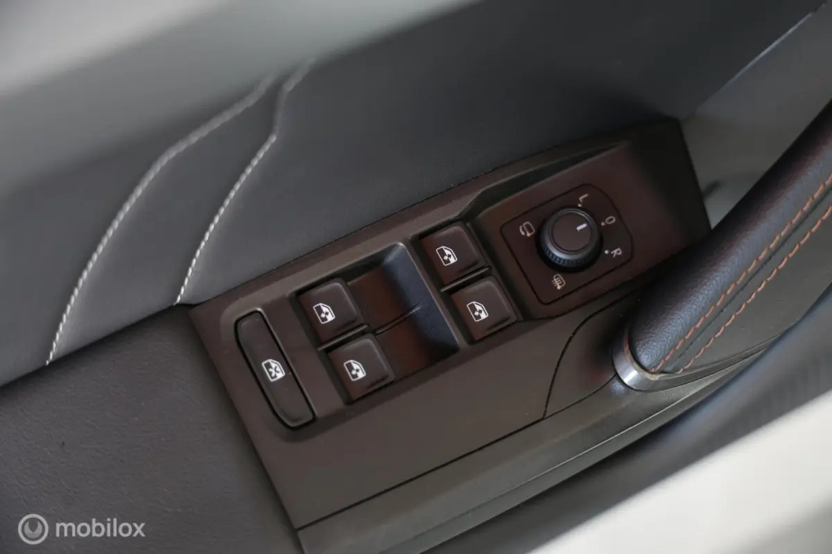 1.4 e-Hybrid VZ Performance - Stuur/Stoelverwarming - Carplay - Camera