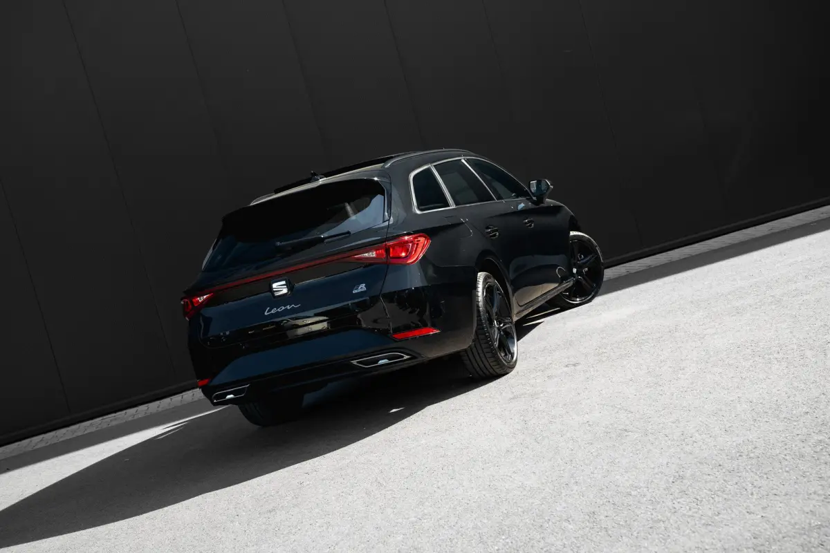1.5 TSI e-Hybrid 204pk FR Business | Panoramadak | Adaptive Cruise | Camera | Carplay | 18"
