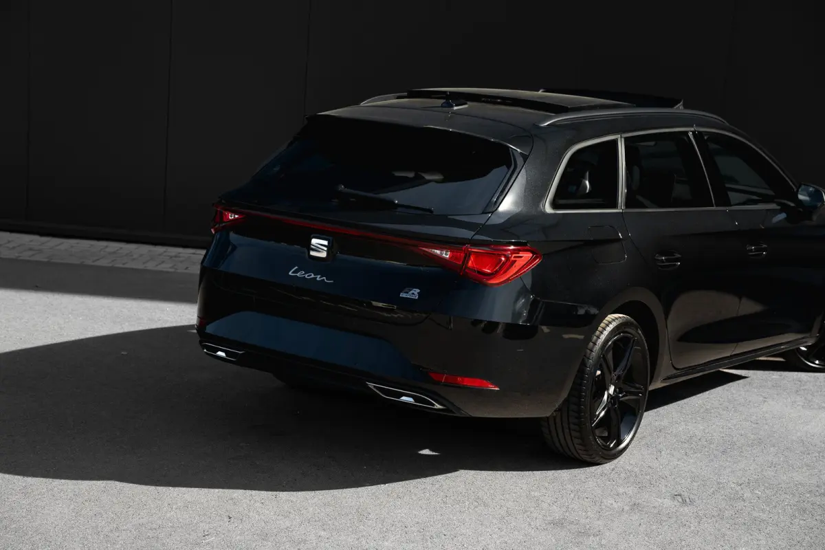 1.5 TSI e-Hybrid 204pk FR Business | Panoramadak | Adaptive Cruise | Camera | Carplay | 18"