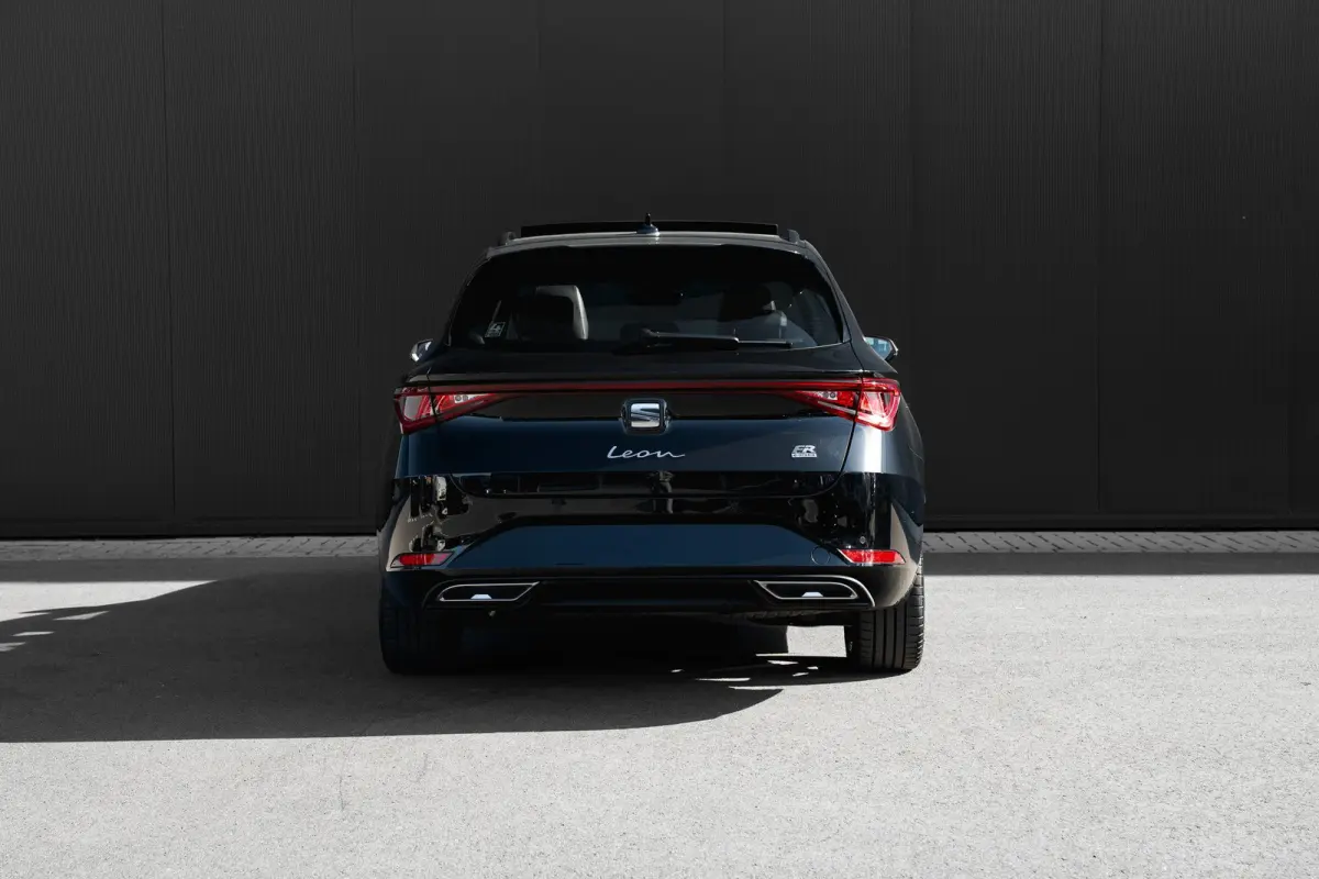 1.5 TSI e-Hybrid 204pk FR Business | Panoramadak | Adaptive Cruise | Camera | Carplay | 18"