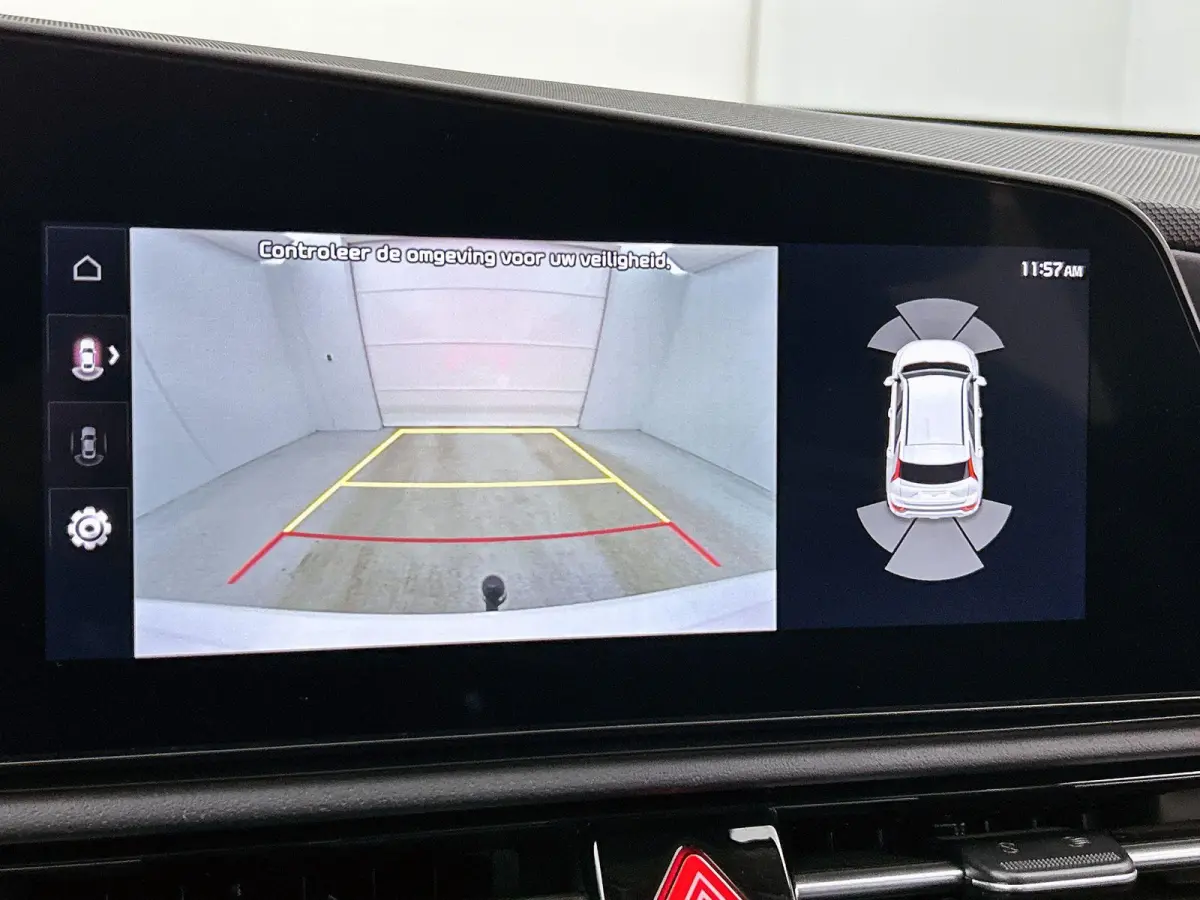 DynamicLine 64.8 kWh | Trekhaak |  | Adaptieve Cruise Control | Clima | Camera + PDC |