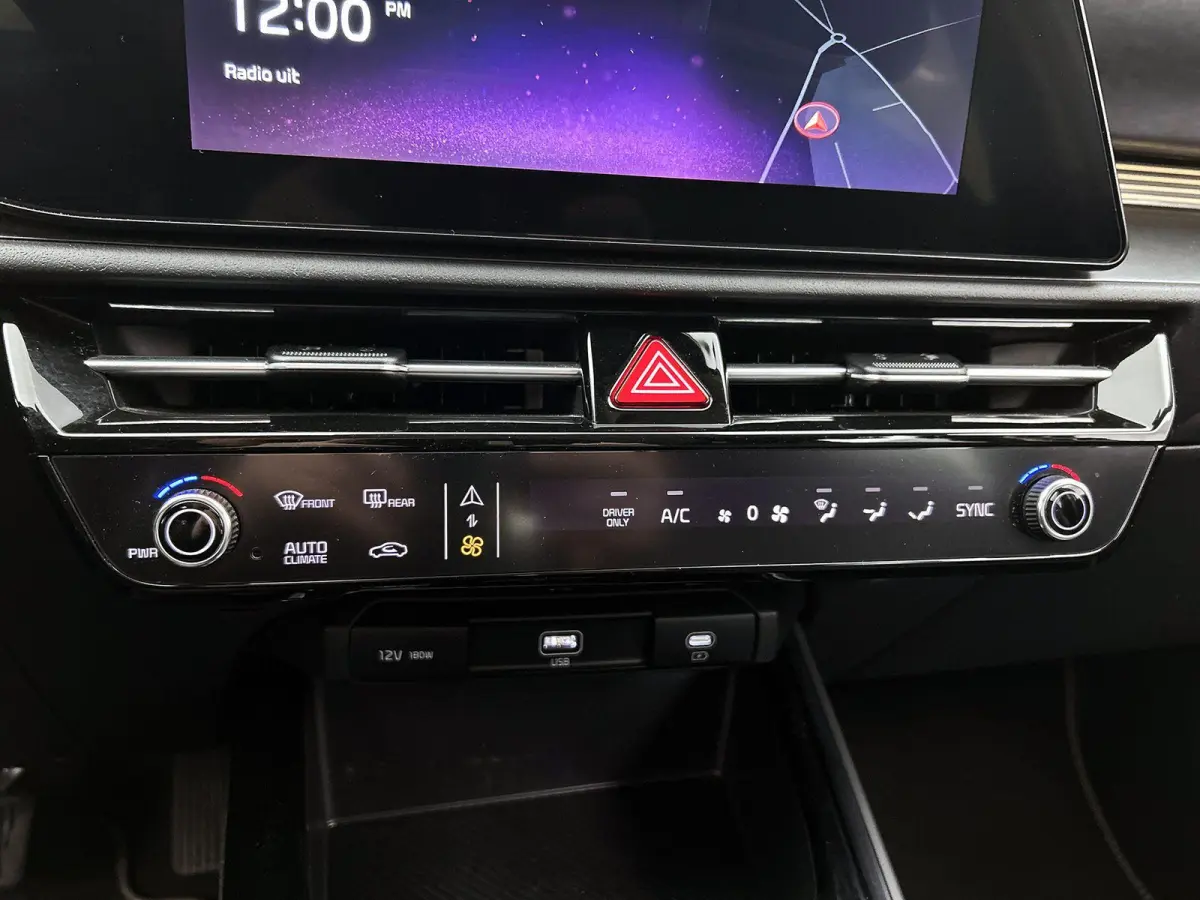 DynamicLine 64.8 kWh | Trekhaak |  | Adaptieve Cruise Control | Clima | Camera + PDC |