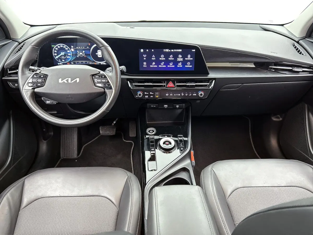 DynamicLine 64.8 kWh | Trekhaak |  | Adaptieve Cruise Control | Clima | Camera + PDC |