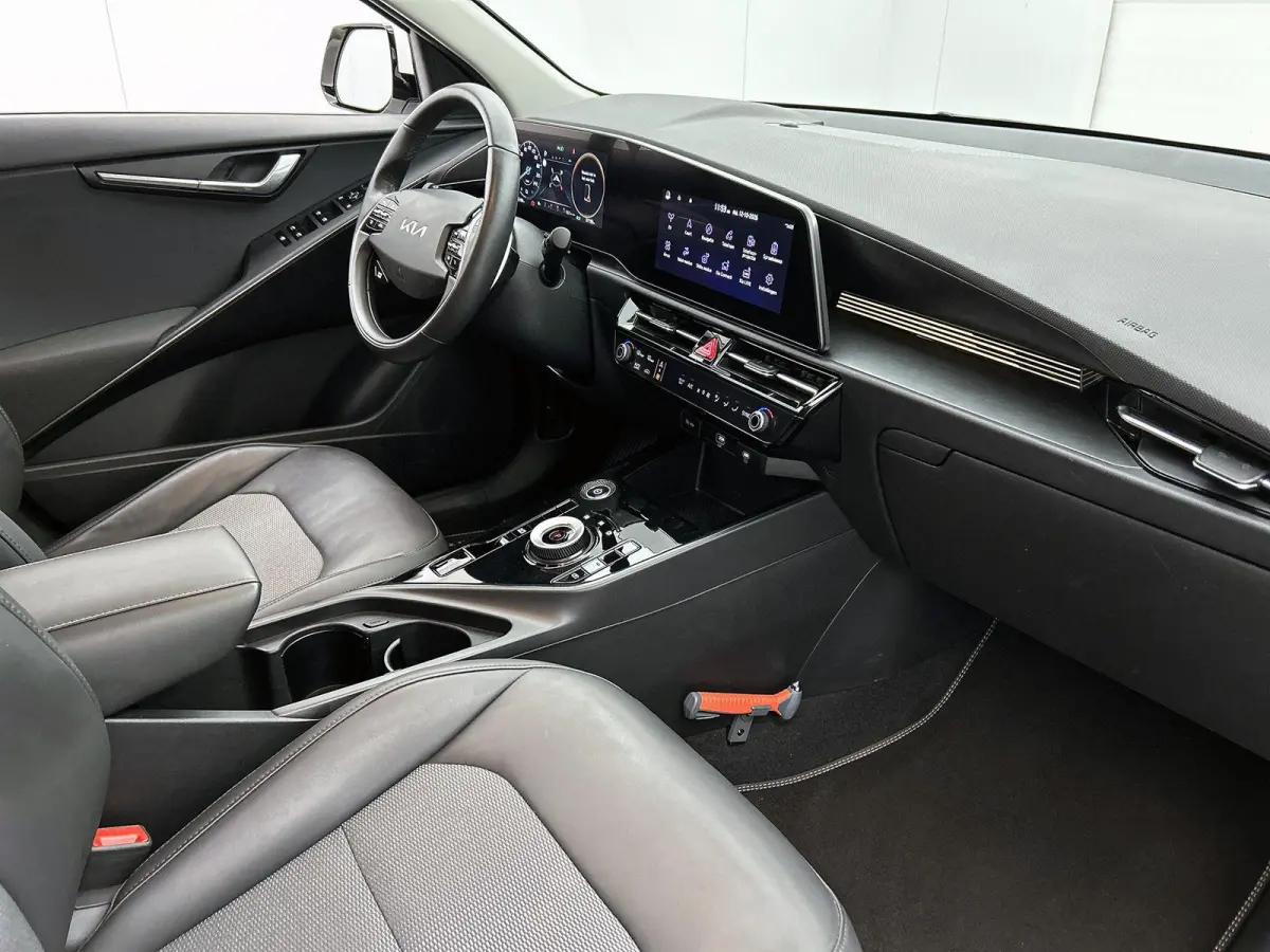 DynamicLine 64.8 kWh | Trekhaak |  | Adaptieve Cruise Control | Clima | Camera + PDC |