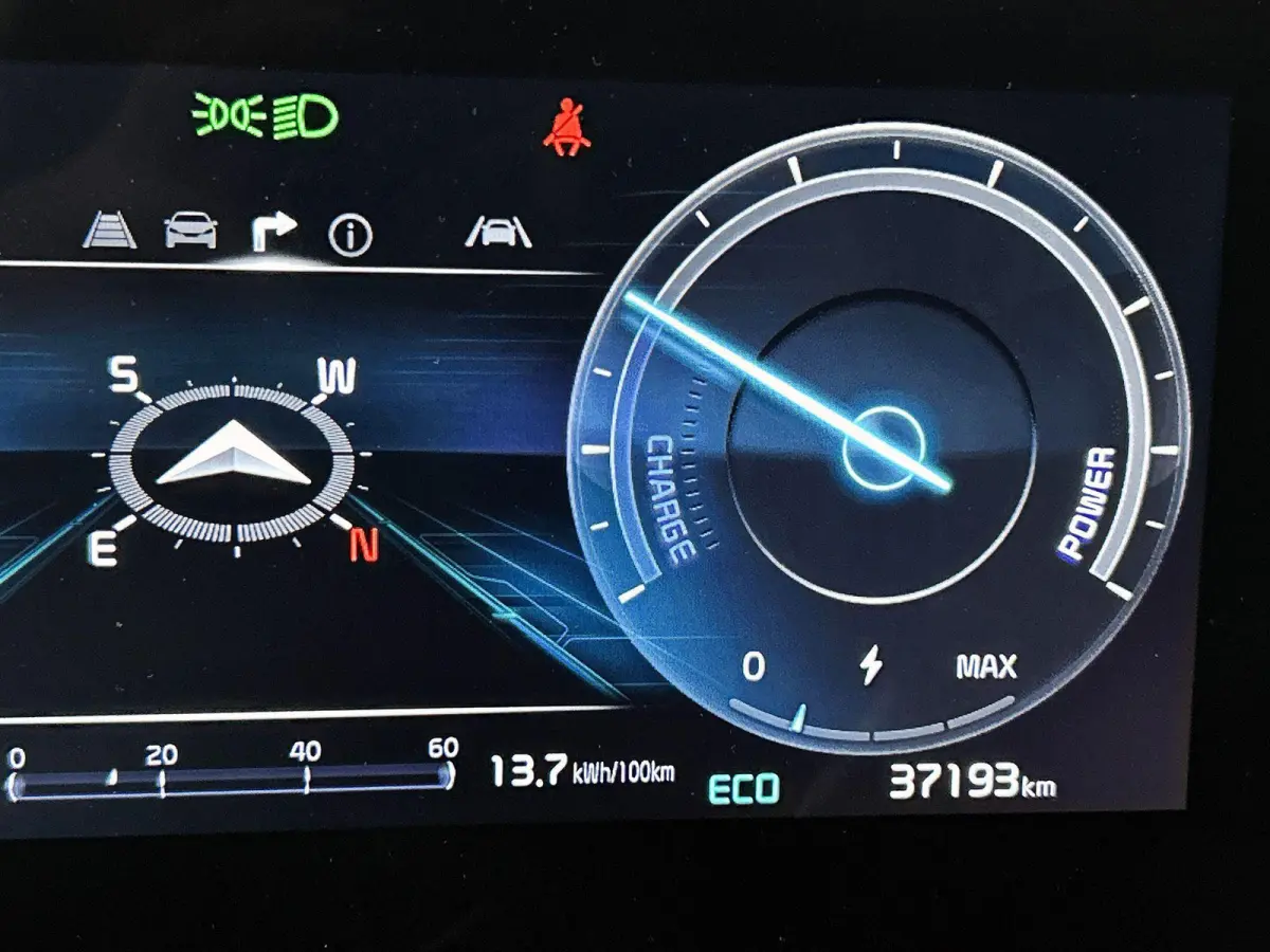 DynamicLine 64.8 kWh | Trekhaak |  | Adaptieve Cruise Control | Clima | Camera + PDC |