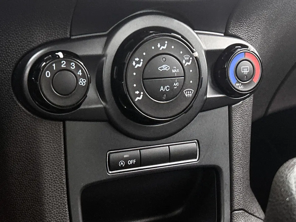 1.0 Style | Trekhaak | LMV | Cruise Control | Airco | Navi | Bluetooth |