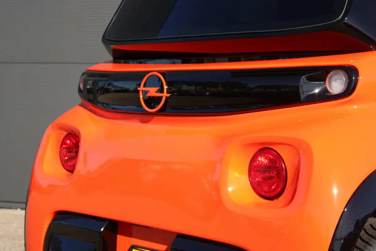 Brommobiel GS | Special orange edition | Nieuw | Black Pack | Panoramadak | Bluetooth | Lichtmetaal |