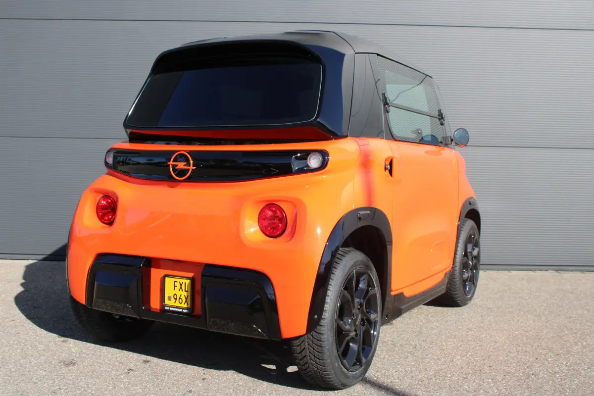 Brommobiel GS | Special orange edition | Nieuw | Black Pack | Panoramadak | Bluetooth | Lichtmetaal |