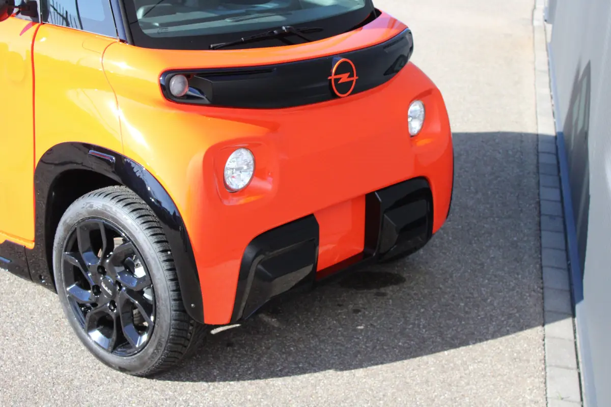 Brommobiel GS | Special orange edition | Nieuw | Black Pack | Panoramadak | Bluetooth | Lichtmetaal |