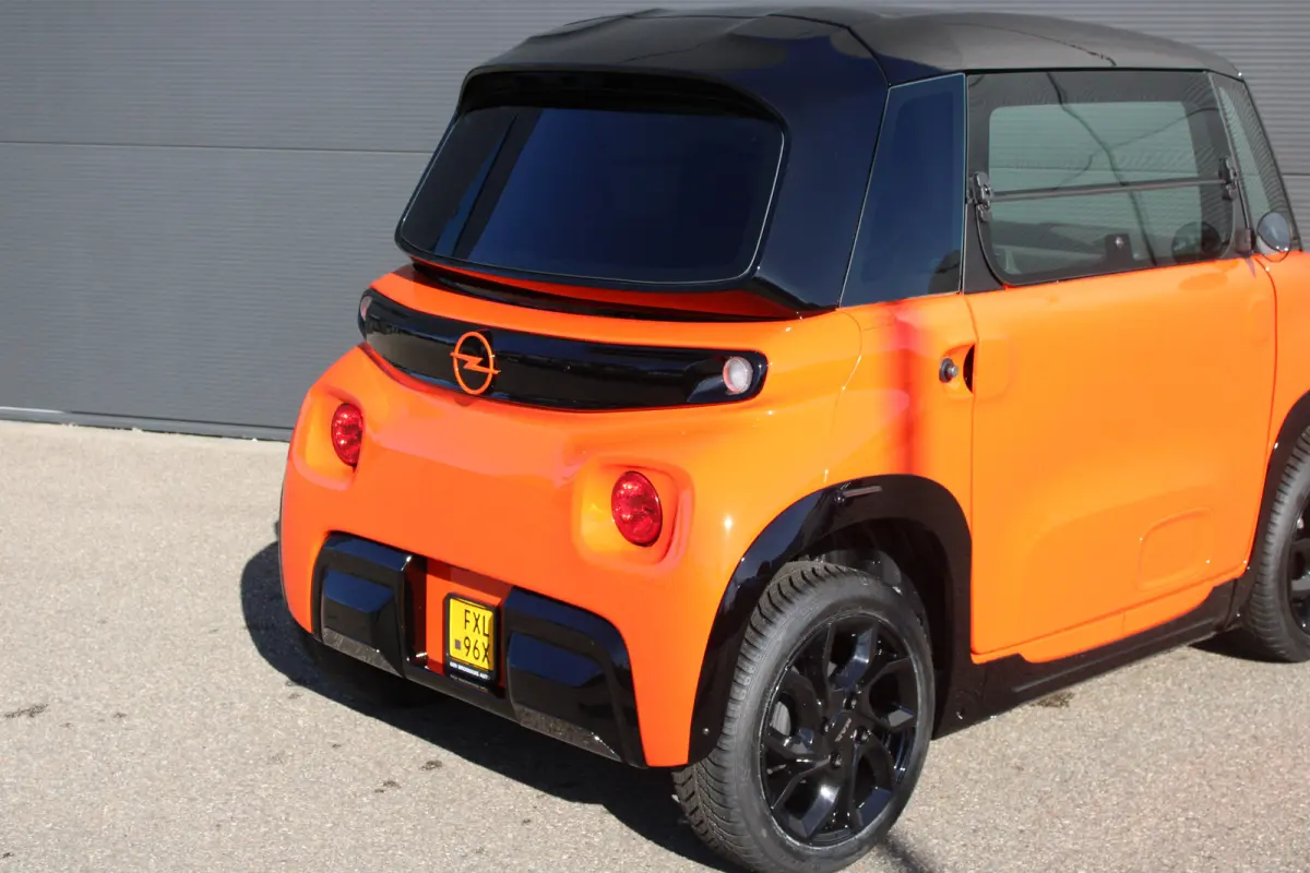 Brommobiel GS | Special orange edition | Nieuw | Black Pack | Panoramadak | Bluetooth | Lichtmetaal |
