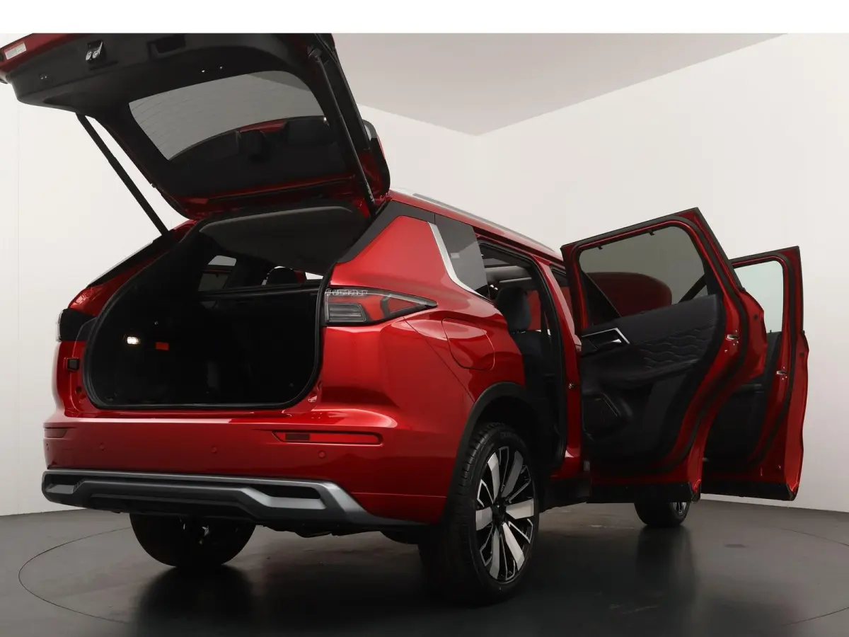 2.4 PHEV Instyle 8 Jaar Garantie! | Achterbank verwarmd | Adaptieve cruise control | Dodehoekdetectie | Panoramadak |