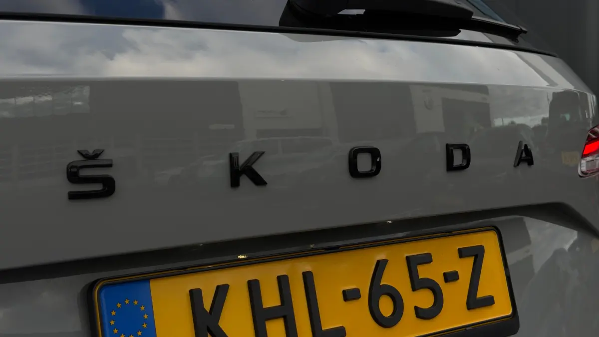 1.5 TSI 7-DSG 150pk Sportline | Navi by App | Keyless | 18" | Stuur & Stoelverwarming | Parkeerhulp Achter