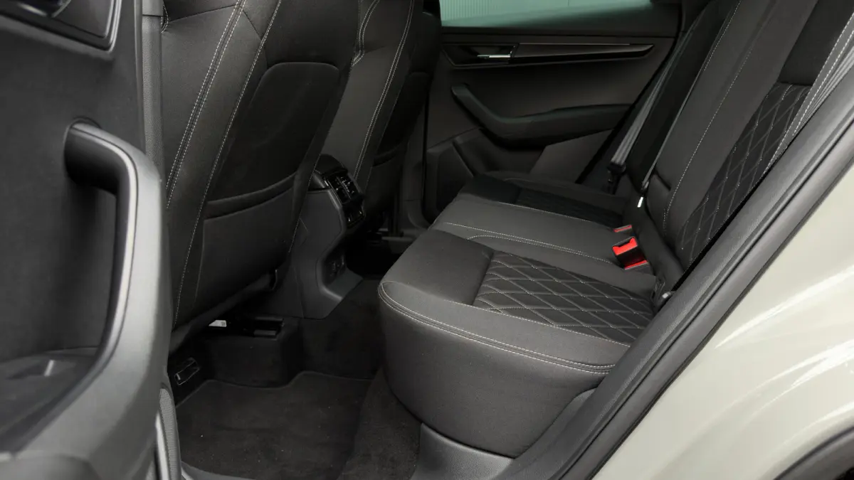 1.5 TSI 7-DSG 150pk Sportline | Navi by App | Keyless | 18" | Stuur & Stoelverwarming | Parkeerhulp Achter