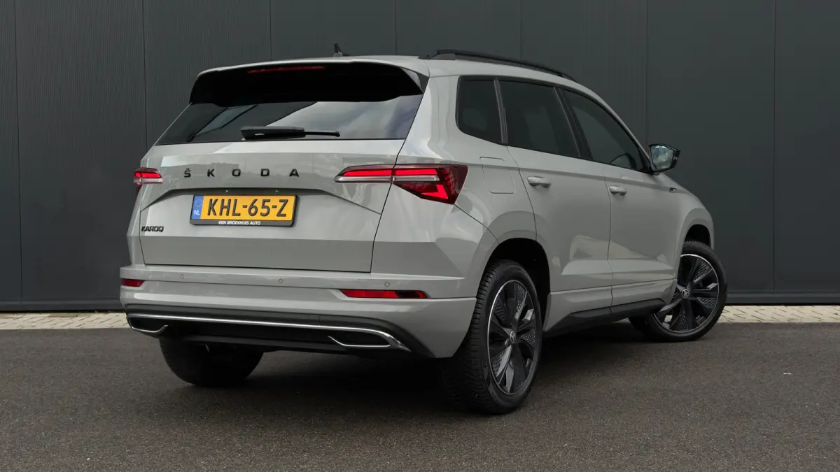1.5 TSI 7-DSG 150pk Sportline | Navi by App | Keyless | 18" | Stuur & Stoelverwarming | Parkeerhulp Achter