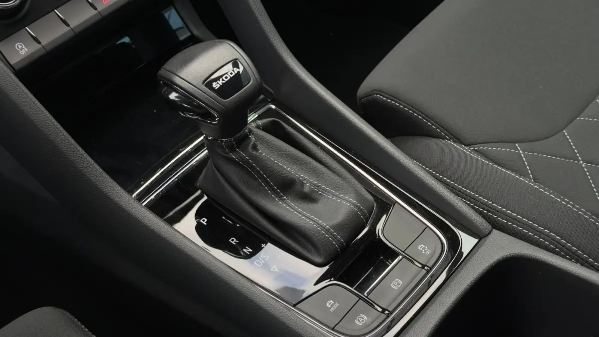 1.5 TSI 7-DSG 150pk Sportline | Navi by App | Keyless | 18" | Stuur & Stoelverwarming | Parkeerhulp Achter