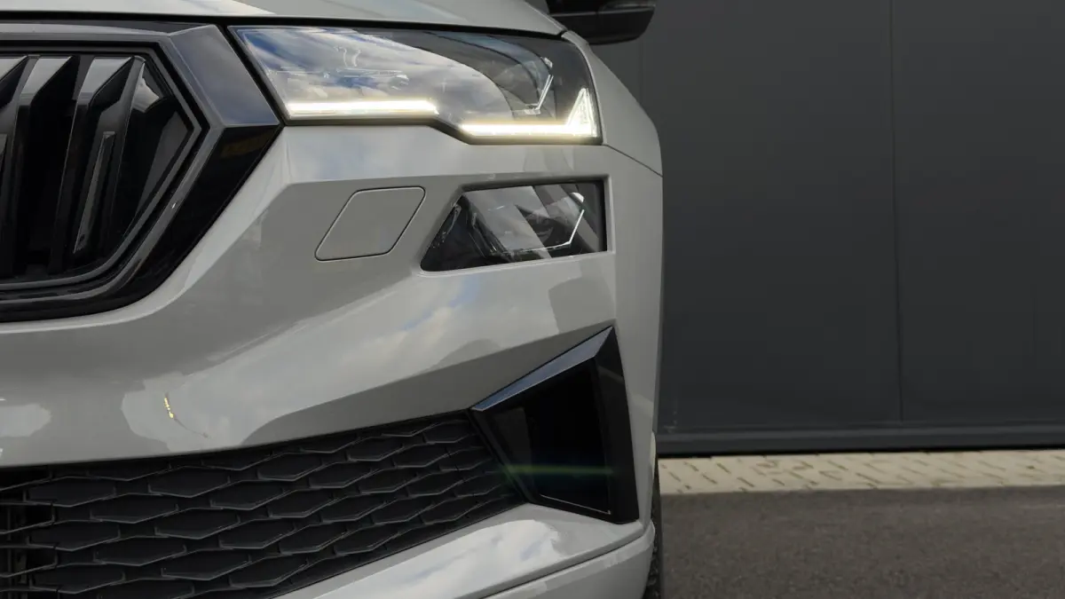 1.5 TSI 7-DSG 150pk Sportline | Navi by App | Keyless | 18" | Stuur & Stoelverwarming | Parkeerhulp Achter