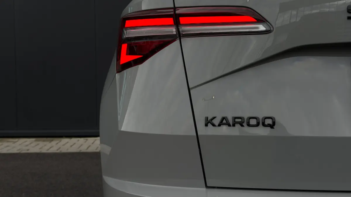 1.5 TSI 7-DSG 150pk Sportline | Navi by App | Keyless | 18" | Stuur & Stoelverwarming | Parkeerhulp Achter