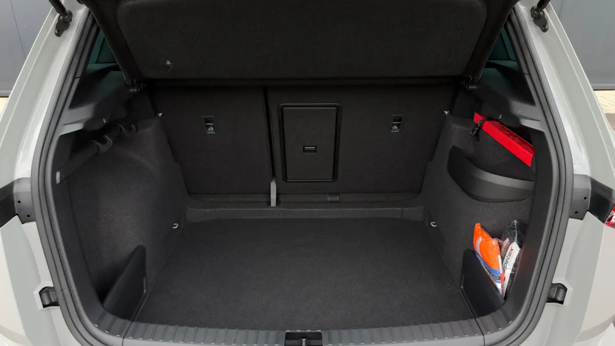 1.5 TSI 7-DSG 150pk Sportline | Navi by App | Keyless | 18" | Stuur & Stoelverwarming | Parkeerhulp Achter