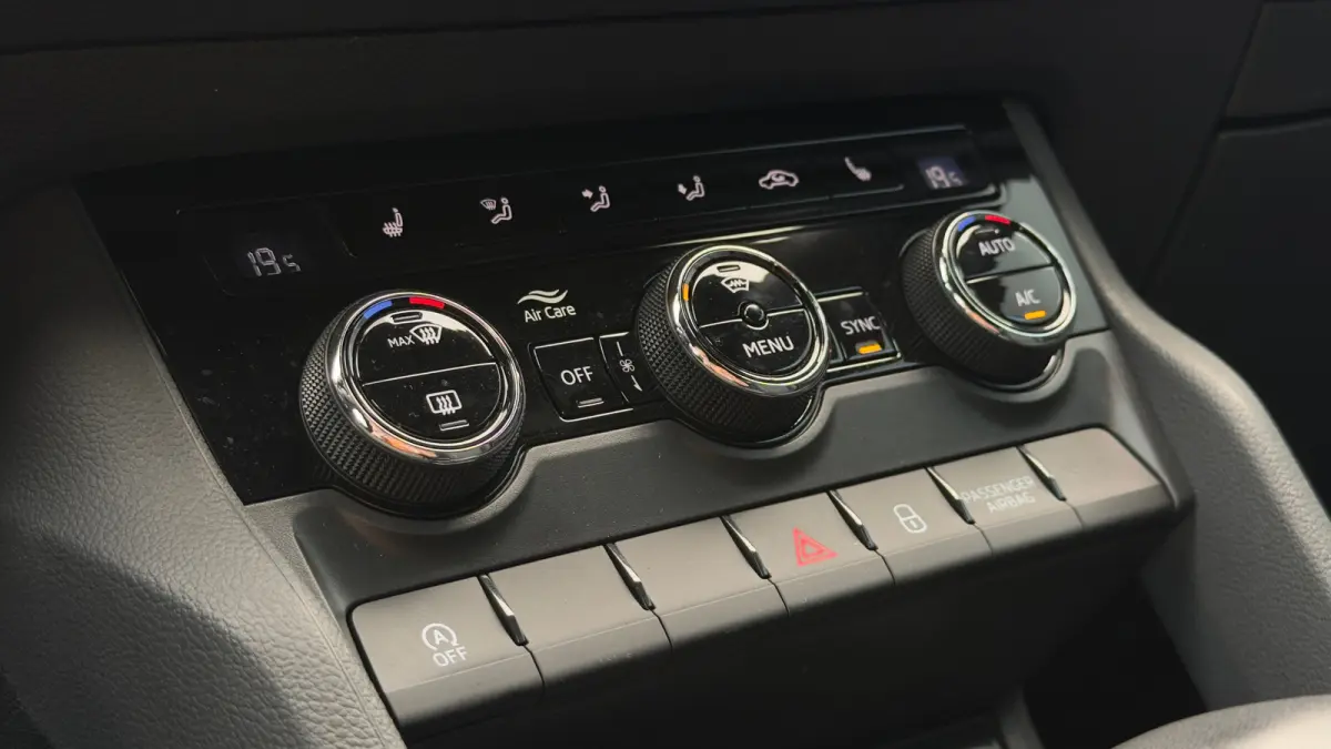 1.5 TSI 7-DSG 150pk Sportline | Navi by App | Keyless | 18" | Stuur & Stoelverwarming | Parkeerhulp Achter