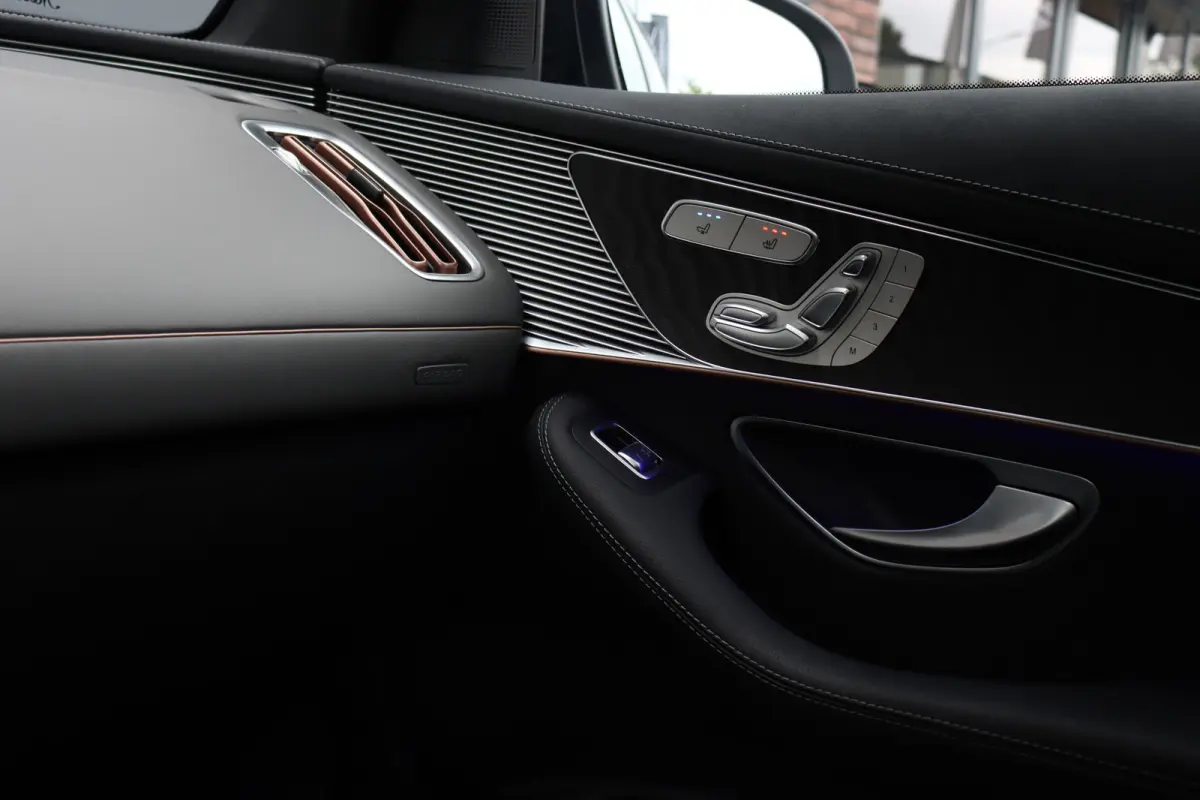 400 4MATIC AMG Line 80 kWh | Distronic+ | Massage | Memory | Burmester | Trekhaak | Schuifdak | Stoelventilatie | Leder | Multibeam LED | Luchtkwaliteitspakket | HUD | Augmented Reality |