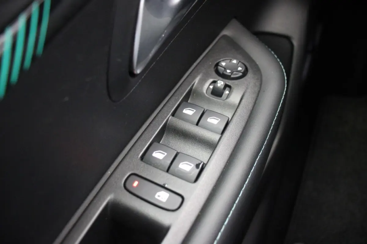 1.2 PureTech Allure Automaat - Digitaal Cockpit, Carplay, Camera, Stoelverw. Half Leer
