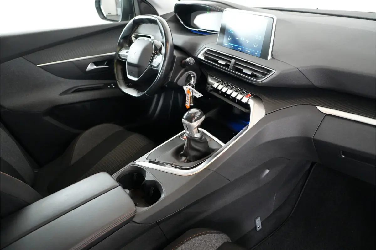 1.2 PureTech Blue Lease Executive | Trekhaak | Cruise | Lane warning | Navi |
