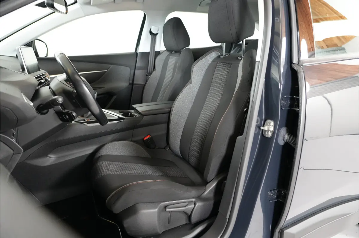 1.2 PureTech Blue Lease Executive | Trekhaak | Cruise | Lane warning | Navi |