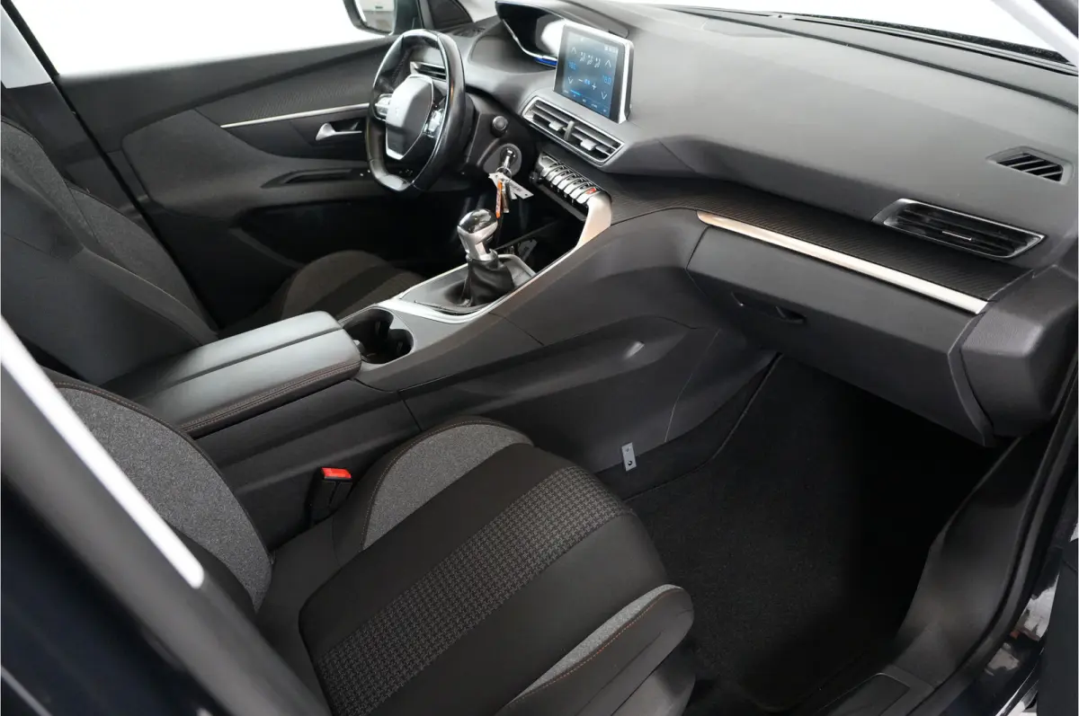 1.2 PureTech Blue Lease Executive | Trekhaak | Cruise | Lane warning | Navi |