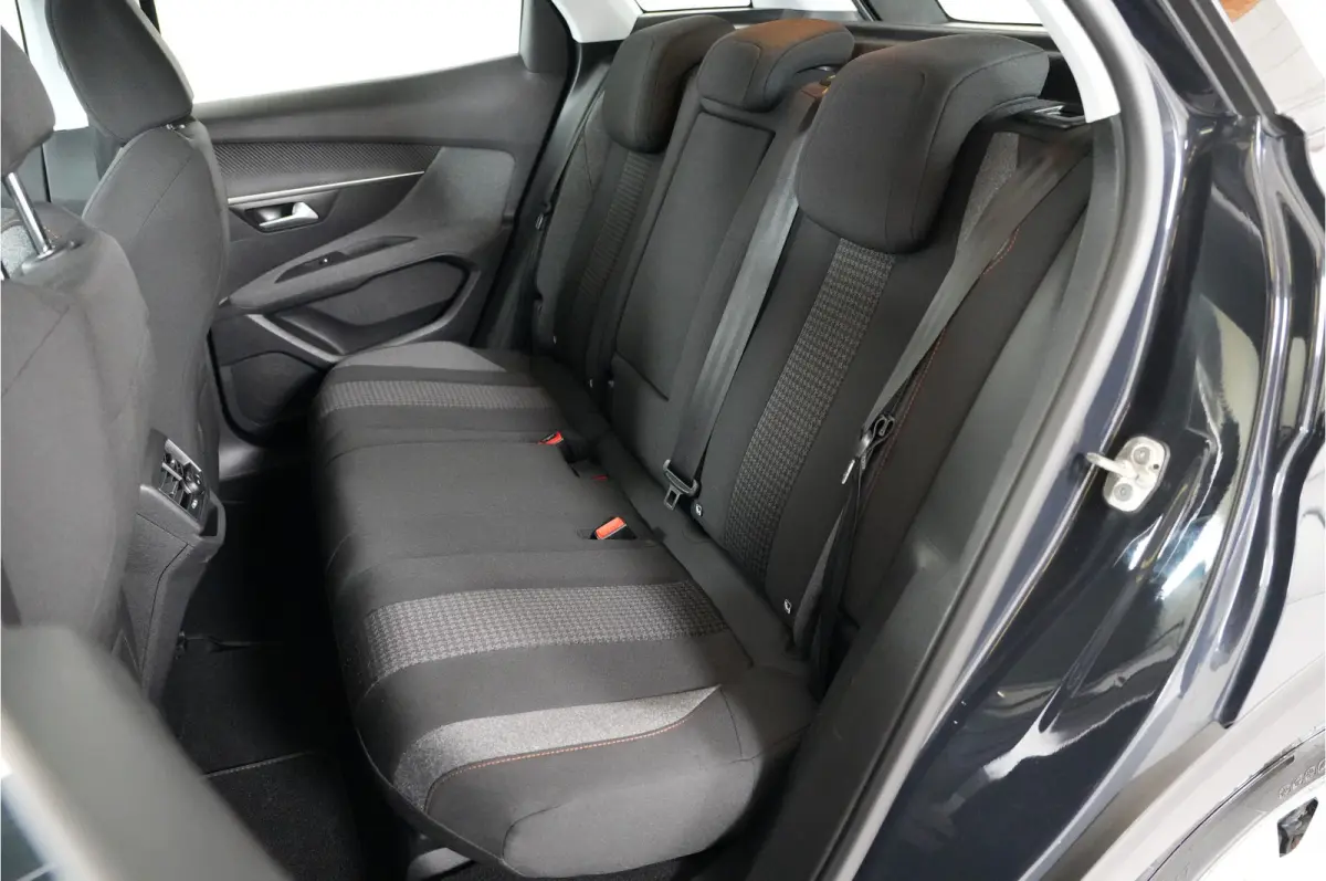 1.2 PureTech Blue Lease Executive | Trekhaak | Cruise | Lane warning | Navi |