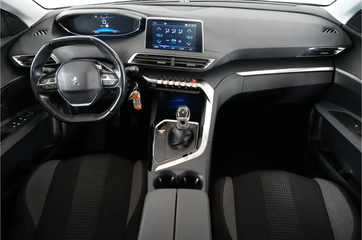 1.2 PureTech Blue Lease Executive | Trekhaak | Cruise | Lane warning | Navi |