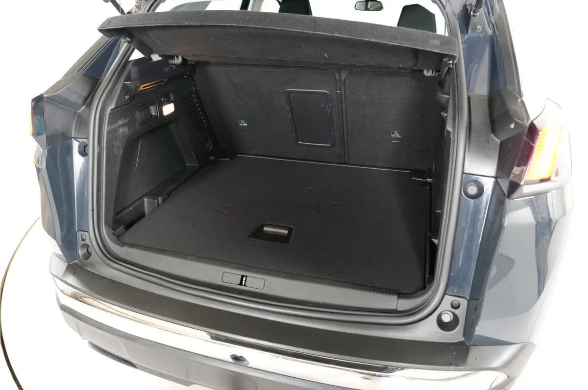 1.2 PureTech Blue Lease Executive | Trekhaak | Cruise | Lane warning | Navi |