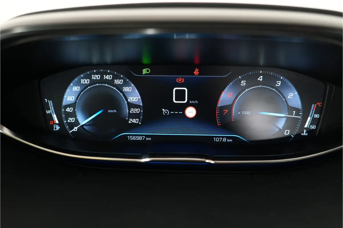 1.2 PureTech Blue Lease Executive | Trekhaak | Cruise | Lane warning | Navi |