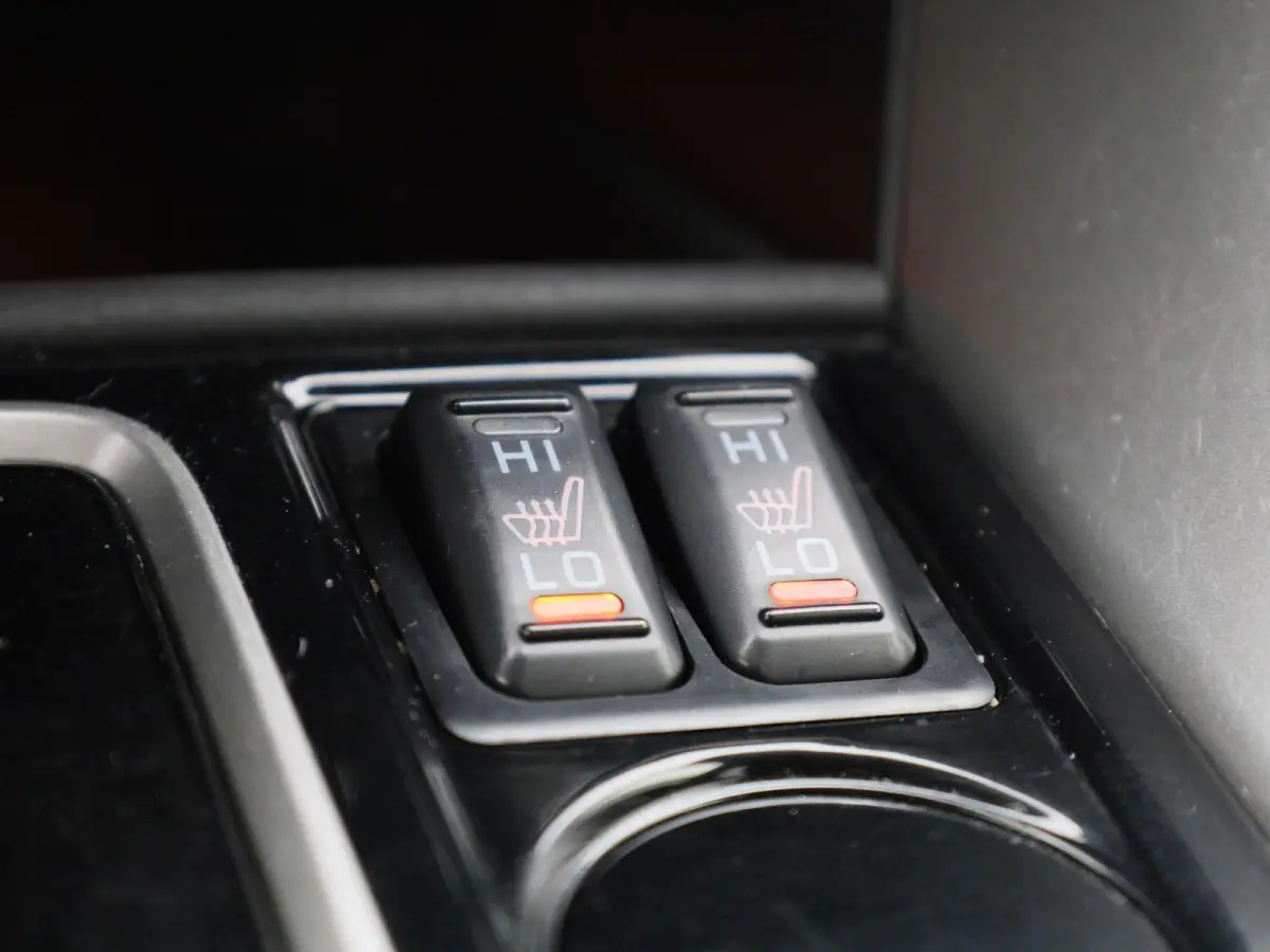 1.5 DI-T First Edition | Automaat | Stoelverwarming | Achteruitrijcamera | Cruise Control | Lichtmetalen Velgen |