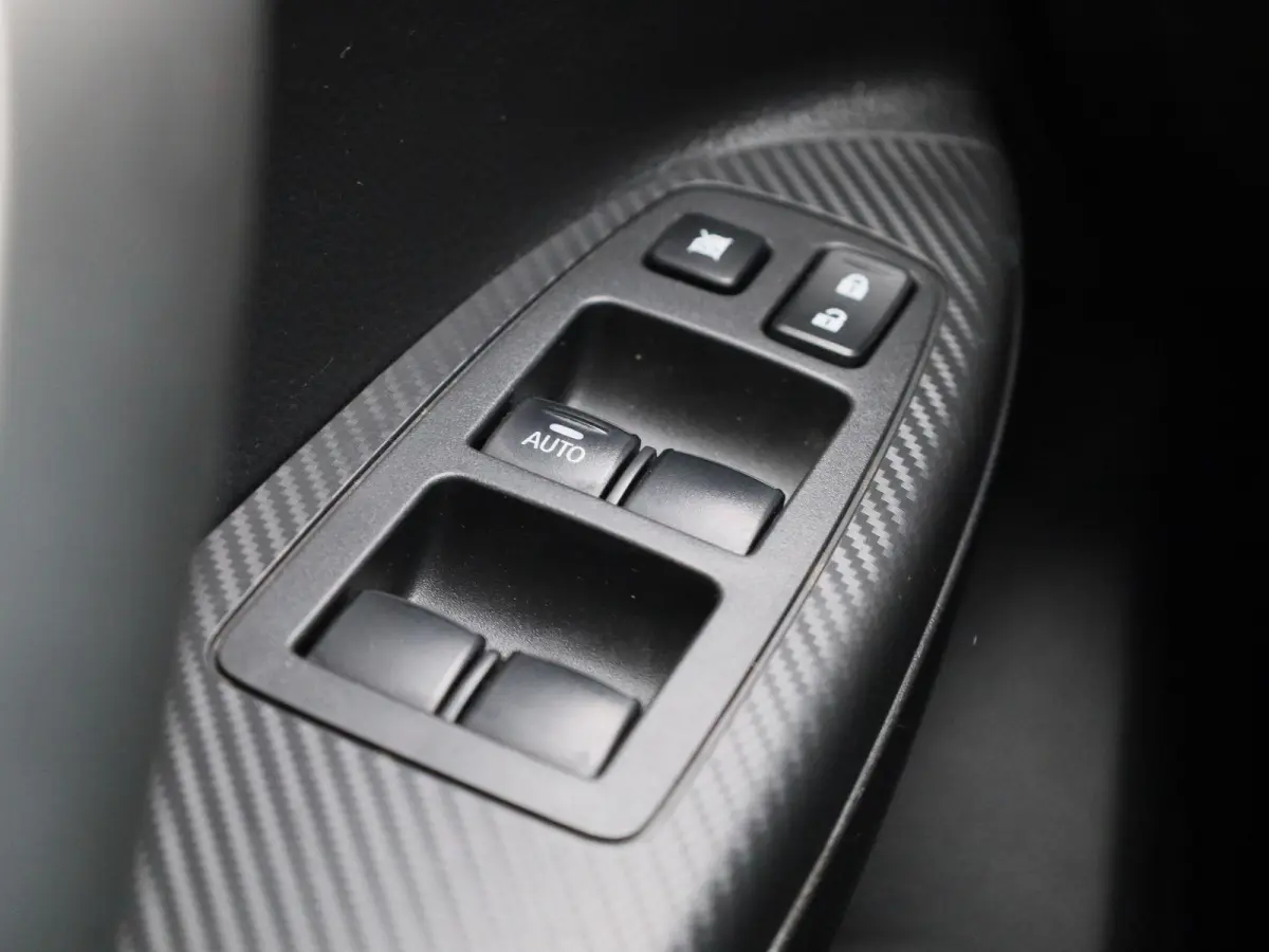 1.5 DI-T First Edition | Automaat | Stoelverwarming | Achteruitrijcamera | Cruise Control | Lichtmetalen Velgen |