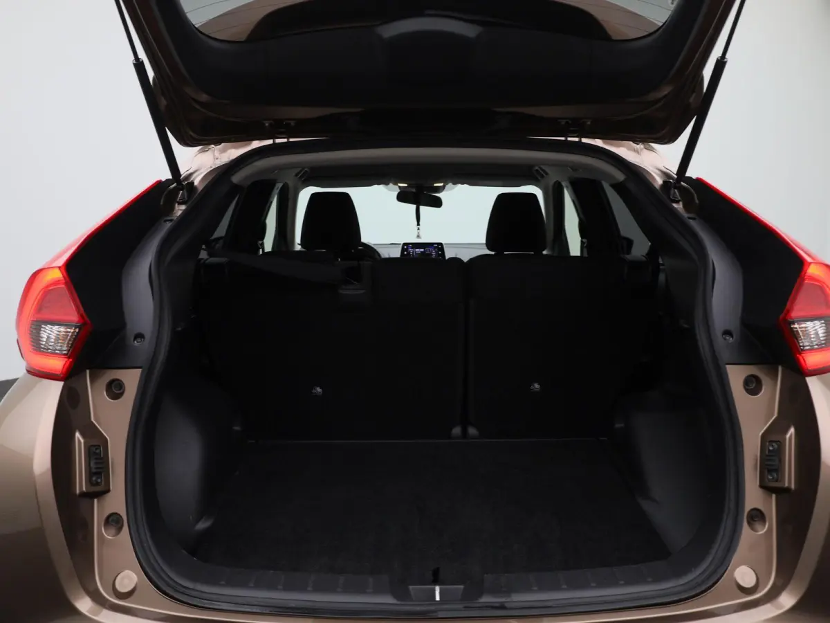 1.5 DI-T First Edition | Automaat | Stoelverwarming | Achteruitrijcamera | Cruise Control | Lichtmetalen Velgen |