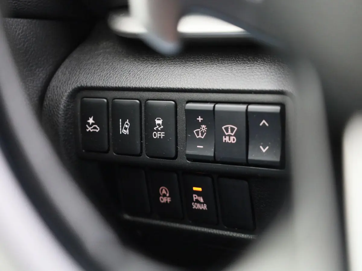 1.5 DI-T First Edition | Automaat | Stoelverwarming | Achteruitrijcamera | Cruise Control | Lichtmetalen Velgen |