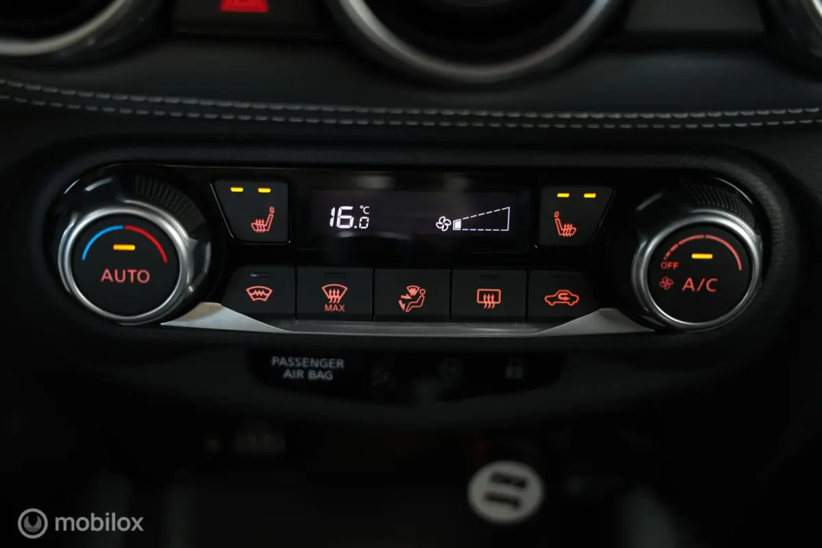 1.0 DIG-T N-Connecta - Stoelverwarming - Camera - Navi