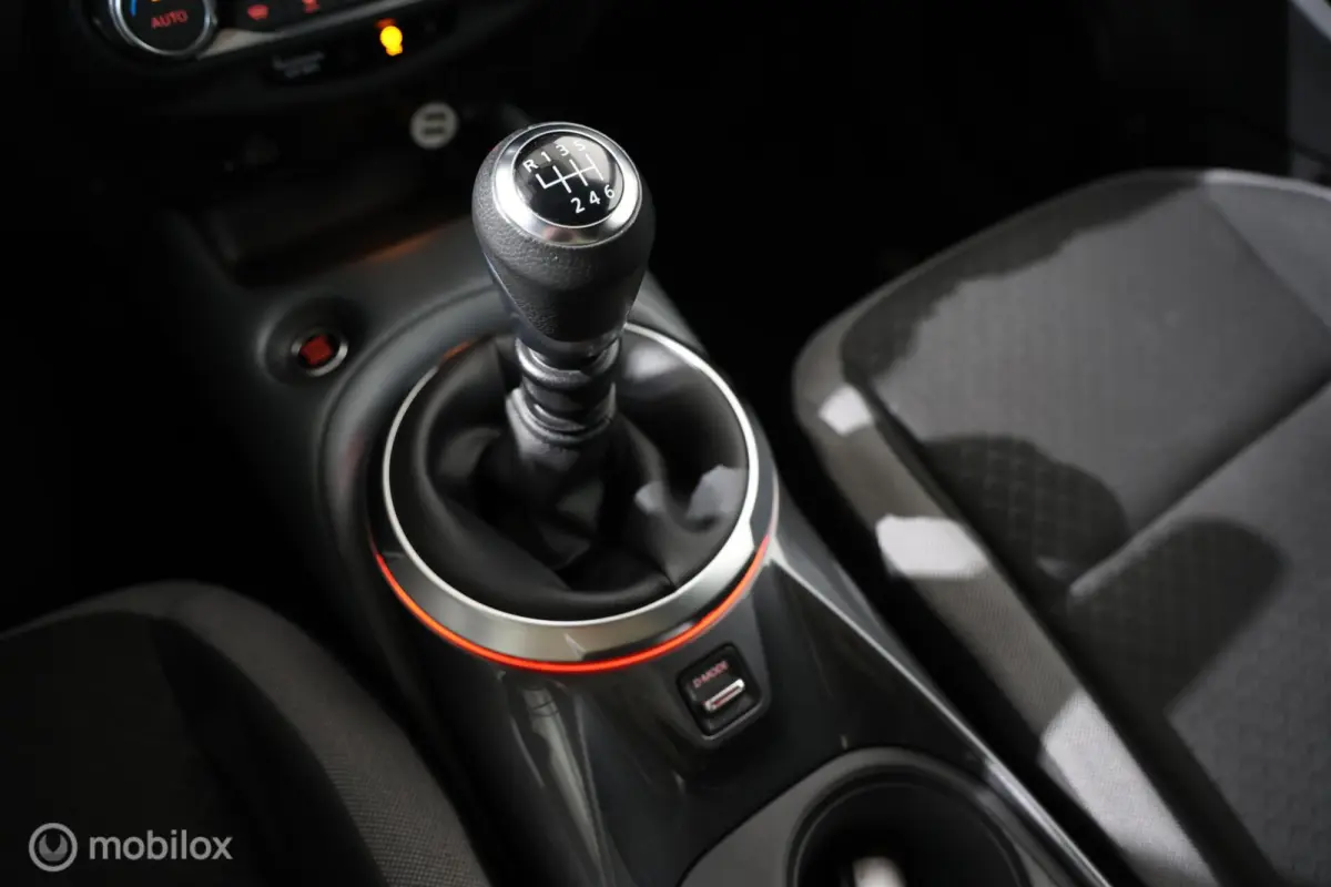 1.0 DIG-T N-Connecta - Stoelverwarming - Camera - Navi