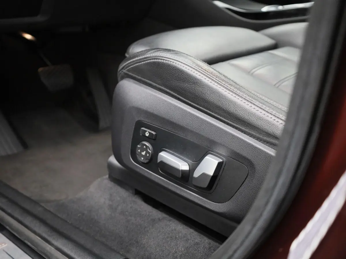High Executive 80 kWh | Elektrische stoelen + Memory | Panorama dak | Harman Kardon |