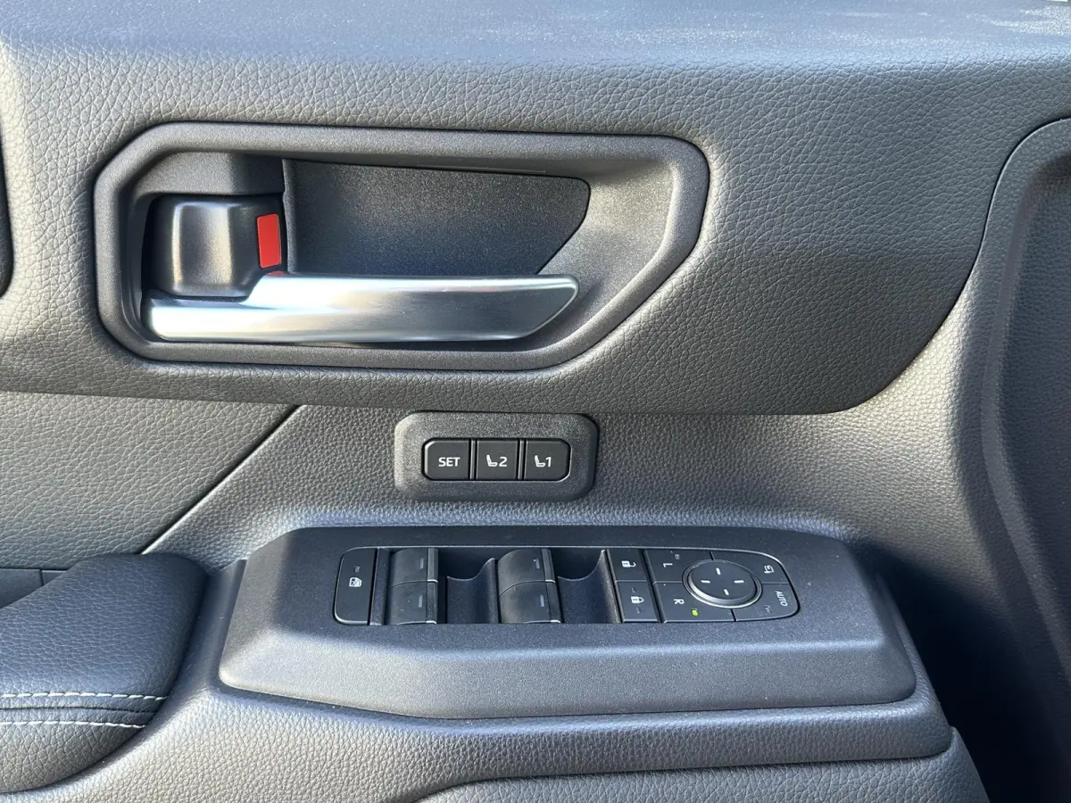 2.8 D-4D landcruiser Blind Van Professional Executive Luxe Uitvoering!