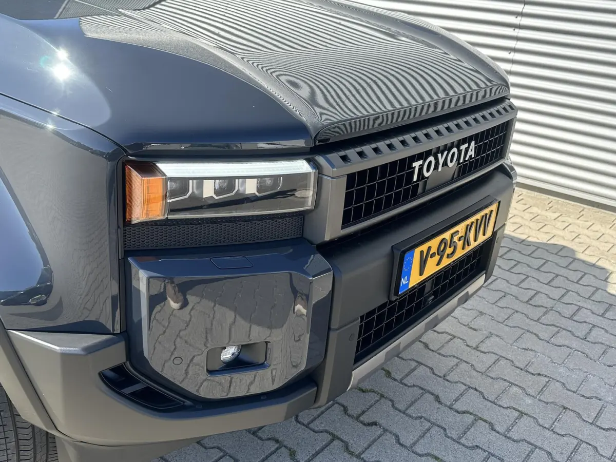 2.8 D-4D landcruiser Blind Van Professional Executive Luxe Uitvoering!