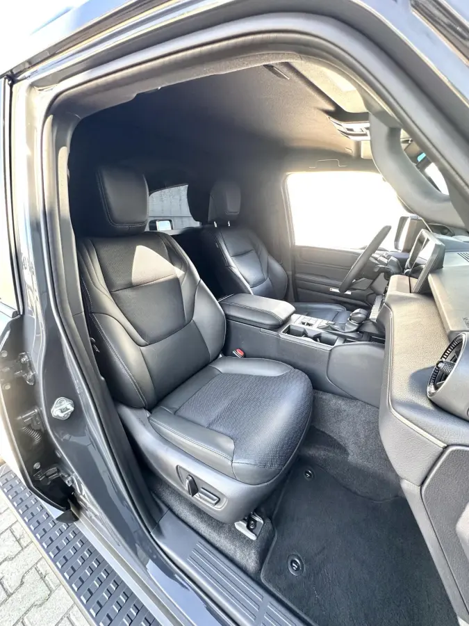 2.8 D-4D landcruiser Blind Van Professional Executive Luxe Uitvoering!