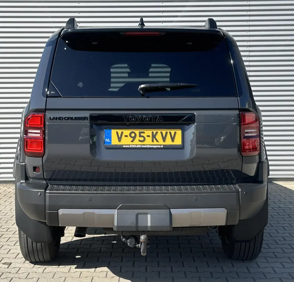 2.8 D-4D landcruiser Blind Van Professional Executive Luxe Uitvoering!